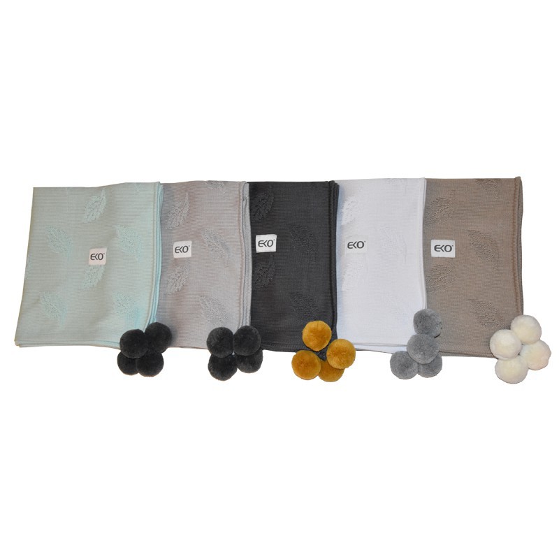 Bamboo blanket "LEAVES" WHITE Bamboo blanket "LEAVES" WHITE