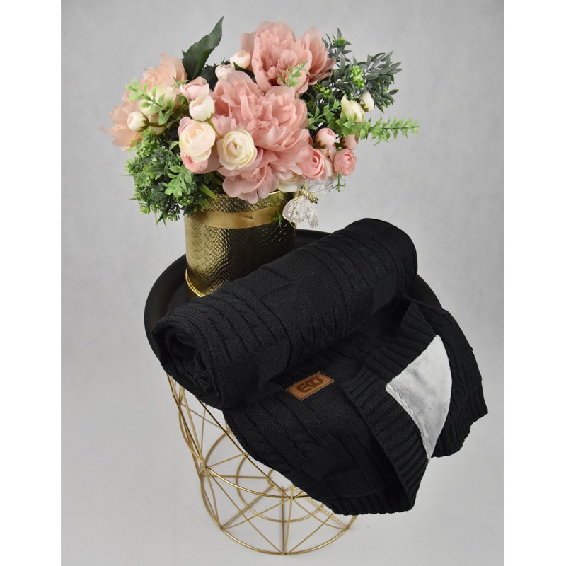 Pletenica žersej dekica s krzna podstavom BLACK