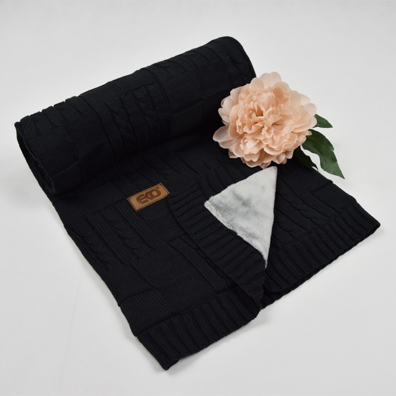 Pletenica žersej dekica s krzna podstavom BLACK