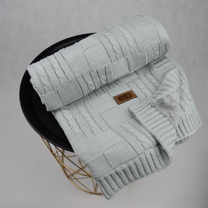 Knitted blanket with fur fabric lining GREY