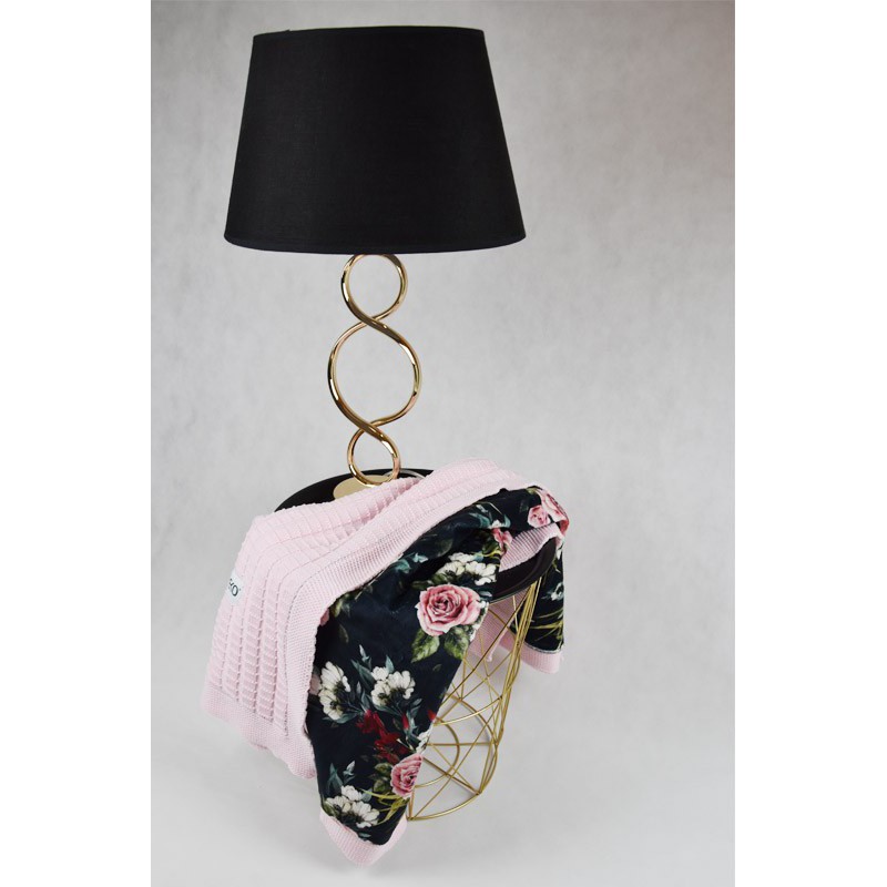 Knitted blanket  with fur fabric lining BLACK ROSES/PINK Knitted blanket  with fur fabric lining BLACK ROSES/PINK