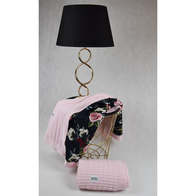 Knitted blanket  with fur fabric lining BLACK ROSES/PINK Knitted blanket  with fur fabric lining BLACK ROSES/PINK