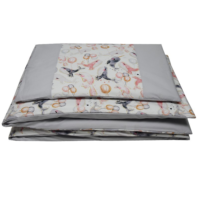 Set fürs Bettchen aus bedruckter Baumwolle 135x100 cm WHALES/GREY Set fürs Bettchen aus bedruckter Baumwolle 135x100 cm WHALES/GREY