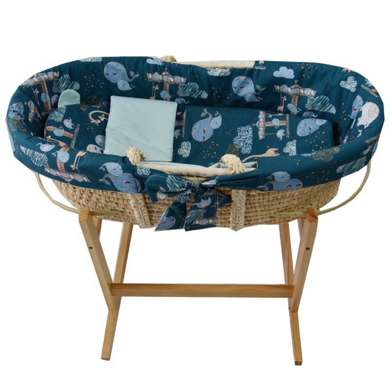 Moses basket with basket stand and equipment Moses basket with basket stand and equipment