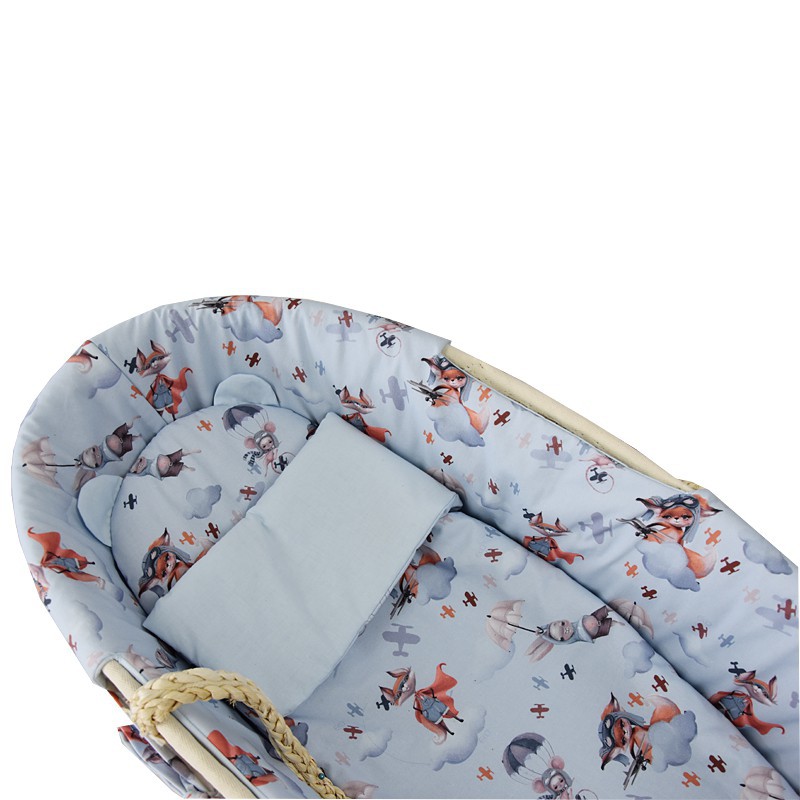 Moses basket with basket stand and equipment Moses basket with basket stand and equipment