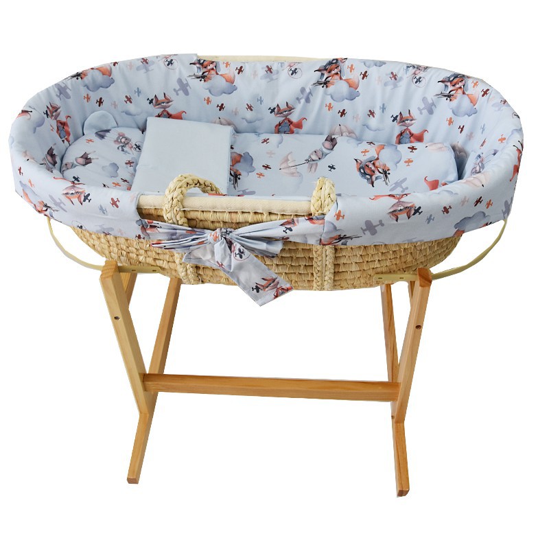 Moses basket with basket stand and equipment Moses basket with basket stand and equipment