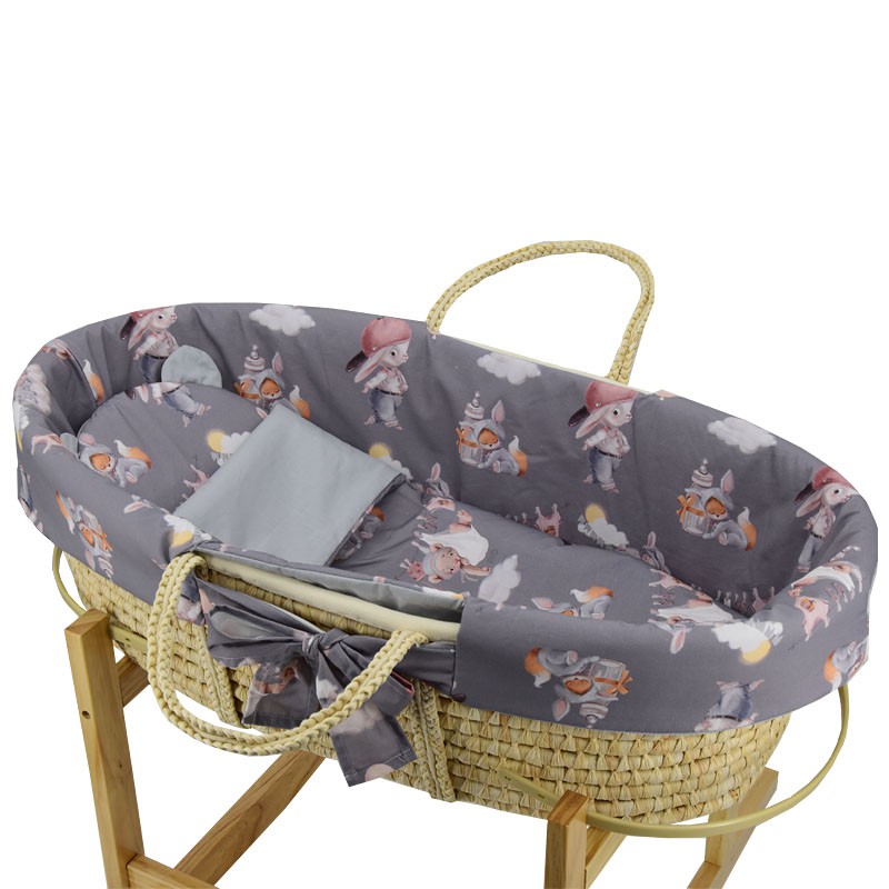 Moses basket with basket stand and equipment Moses basket with basket stand and equipment