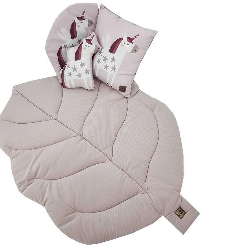 Blanket and play mat with VELVET fabric lining ICING Blanket and play mat with VELVET fabric lining ICING