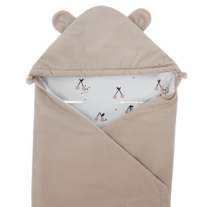 Schlafsack für den Kindersitz VELVET 3- und 5-Punkt-Gurte CHERRIES Schlafsack für den Kindersitz VELVET 3- und 5-Punkt-Gurte CHERRIES