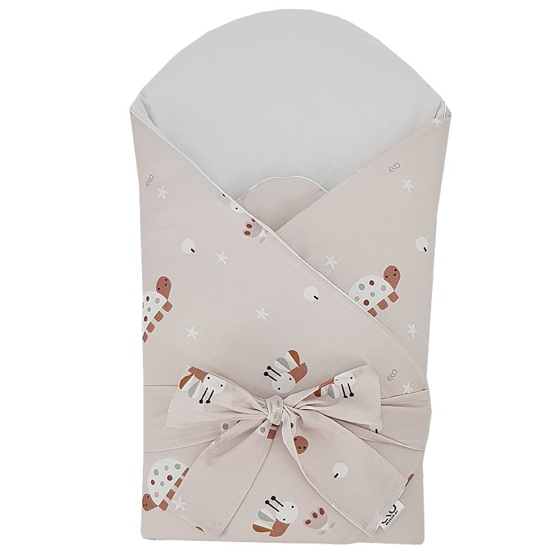 Printed Cotton Swaddle Blanket with Coconut BEES Printed Cotton Swaddle Blanket with Coconut BEES