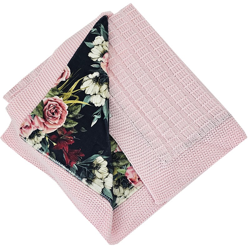 Knitted blanket  with fur fabric lining BLACK ROSES/PINK Knitted blanket  with fur fabric lining BLACK ROSES/PINK