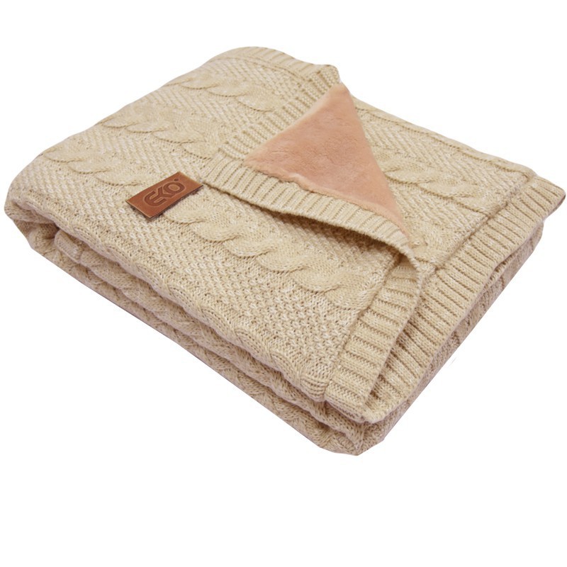 Knitted blanket  with fur fabric lining
