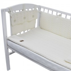 Adīts mazuļu gultasveļas komplekts „Pīnītes”
